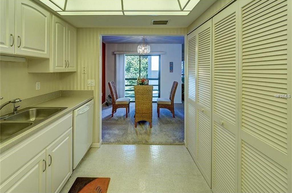 Home in SARASOTA — photo 8