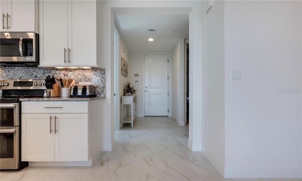 395 ARUBA CIR #203 — photo 8