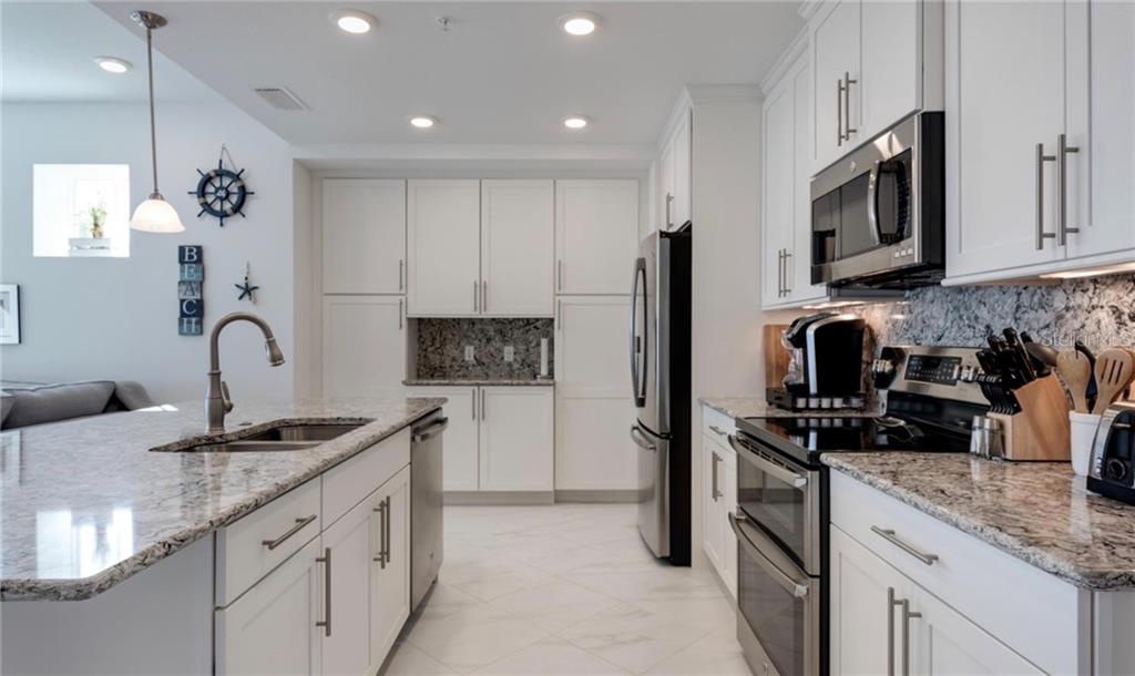 395 ARUBA CIR #203 — photo 16