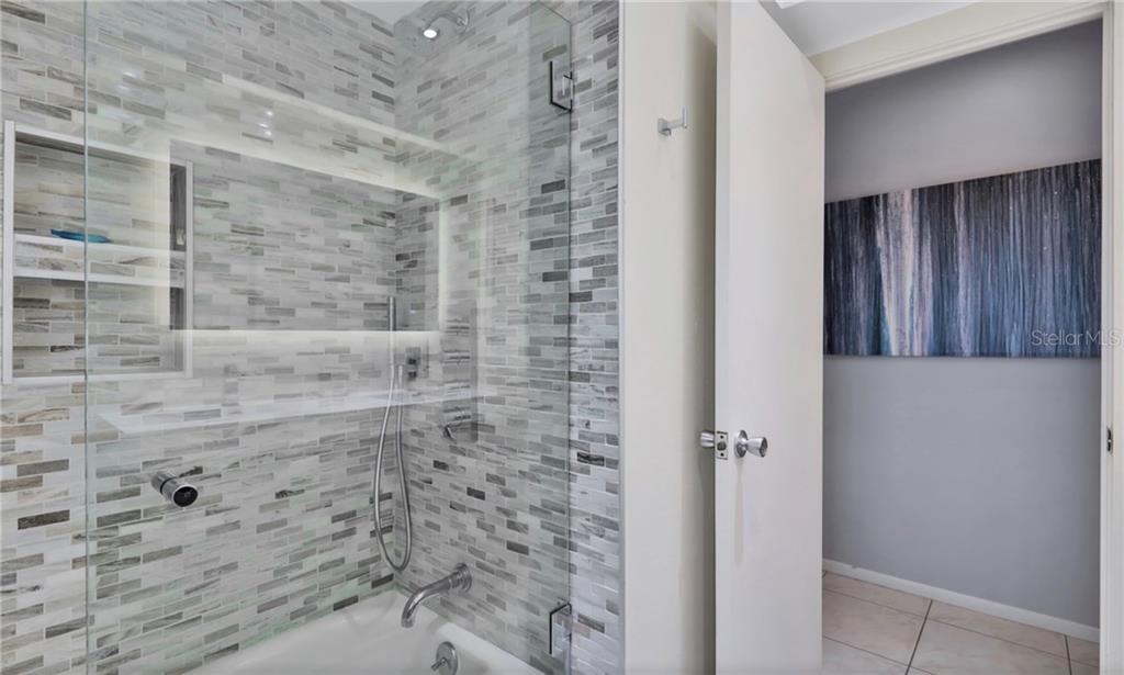 395 ARUBA CIR #203 — photo 33