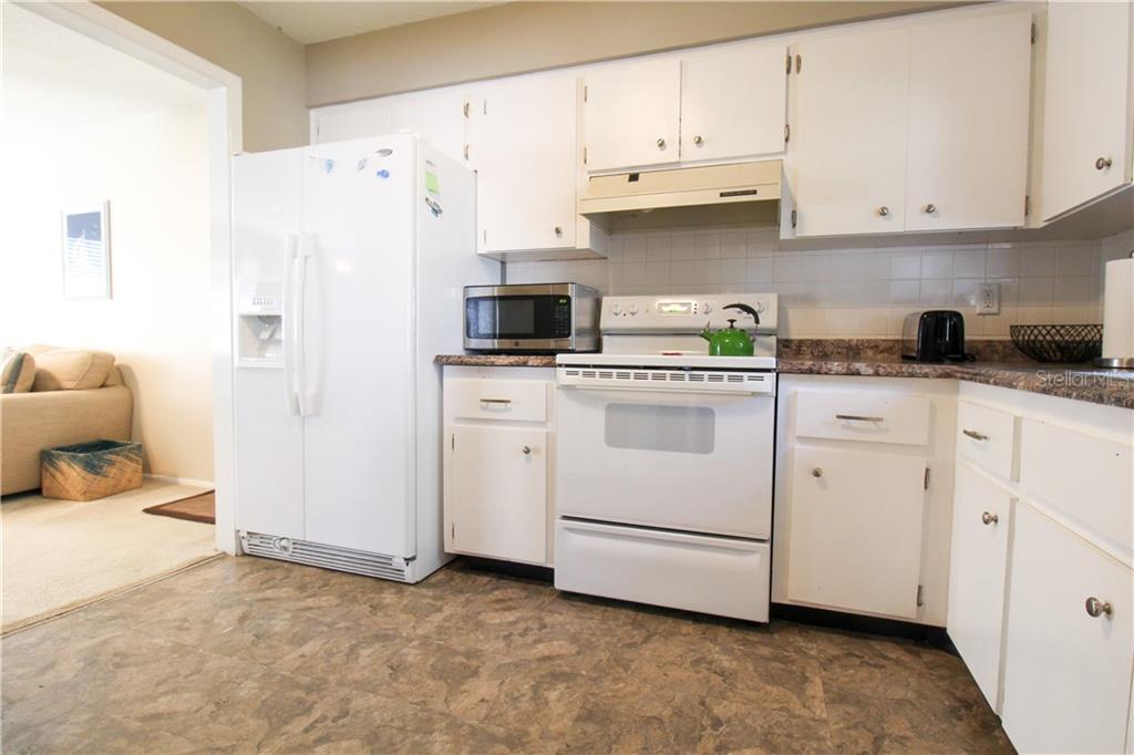 2806 TAUNTON DR W — photo 11