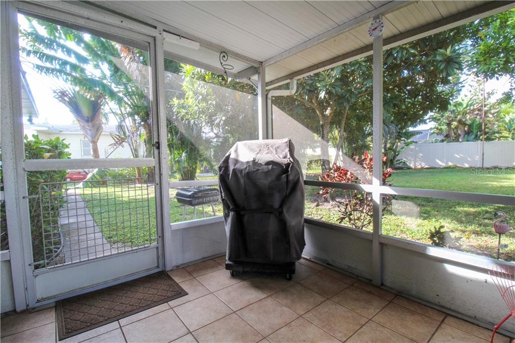 2806 TAUNTON DR W — photo 33
