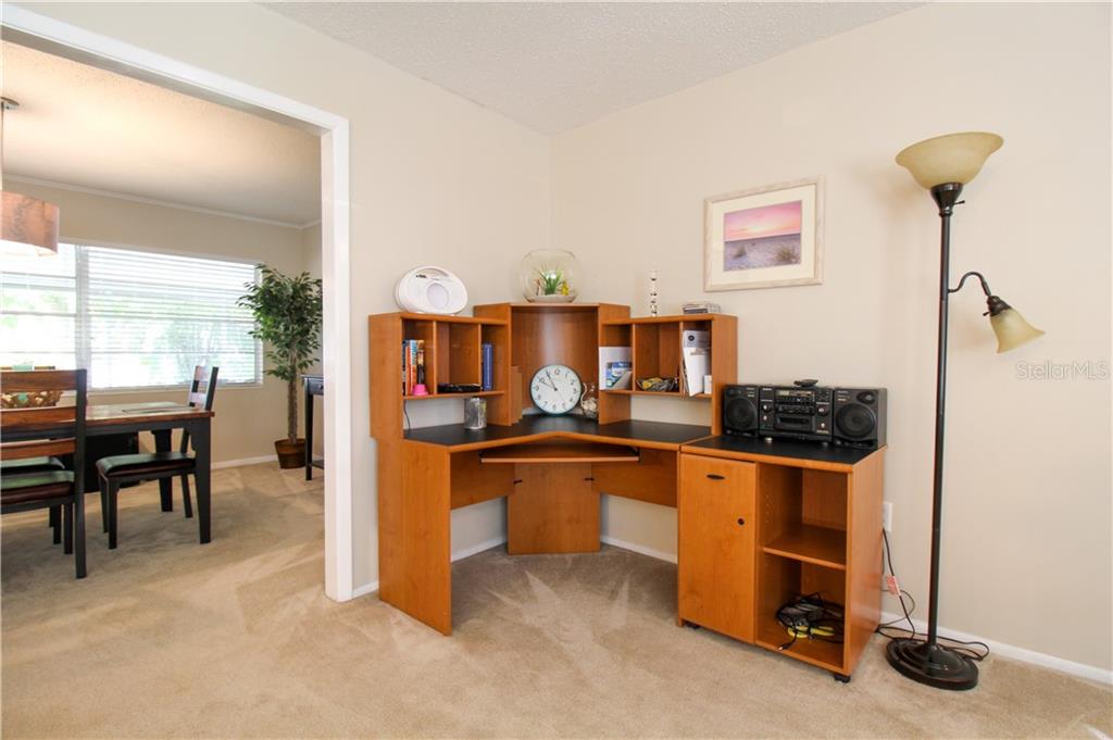 2806 TAUNTON DR W — photo 4