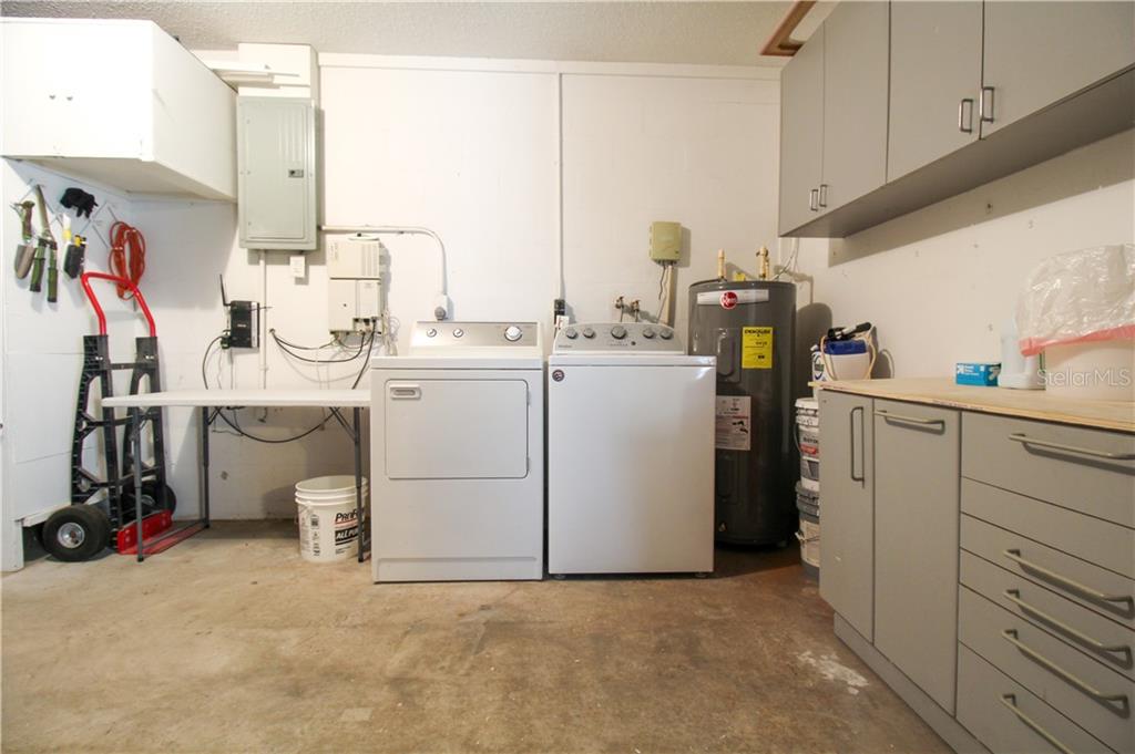 2806 TAUNTON DR W — photo 9