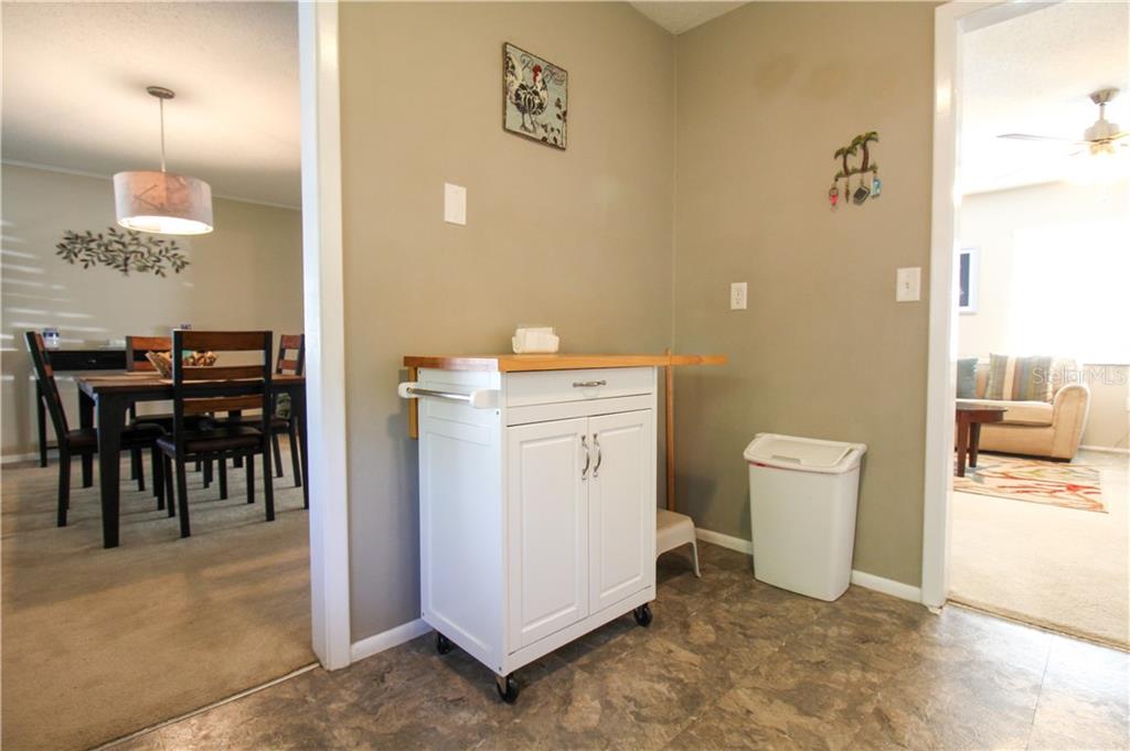 2806 TAUNTON DR W — photo 13