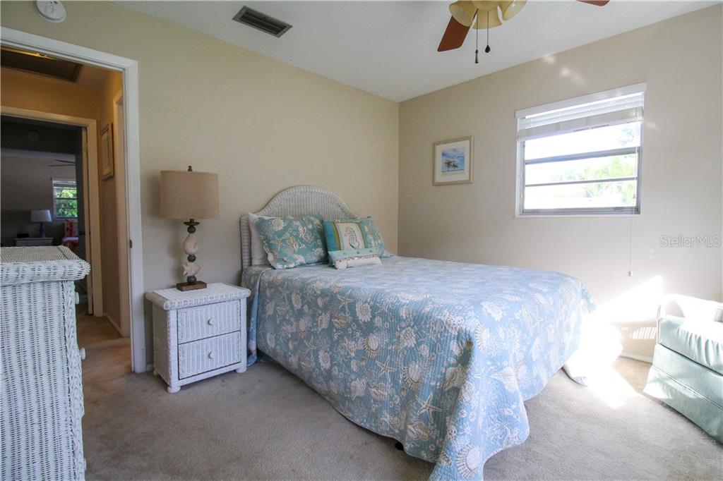 2806 TAUNTON DR W — photo 21