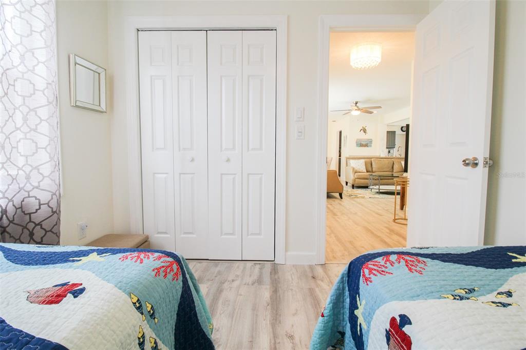 2232 PINE TER — photo 39