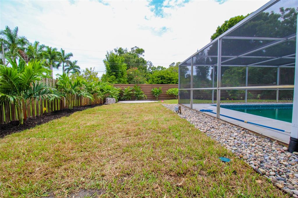 2232 PINE TER — photo 47
