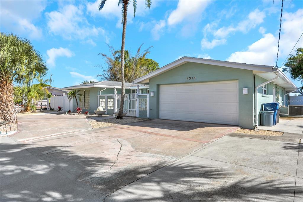 4315 ROYAL PALM DR — photo 38