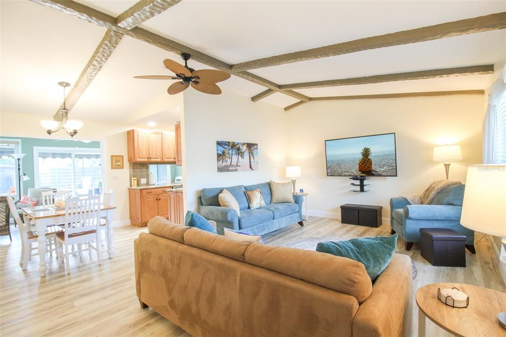 3852 GATEWOOD DR — photo 3