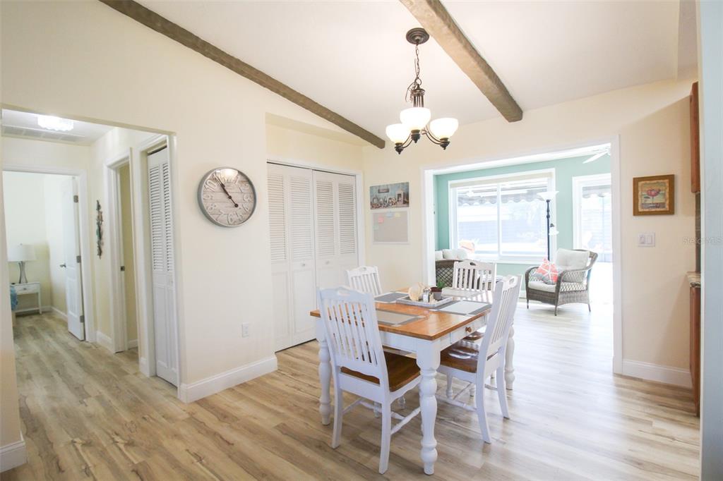 3852 GATEWOOD DR — photo 13