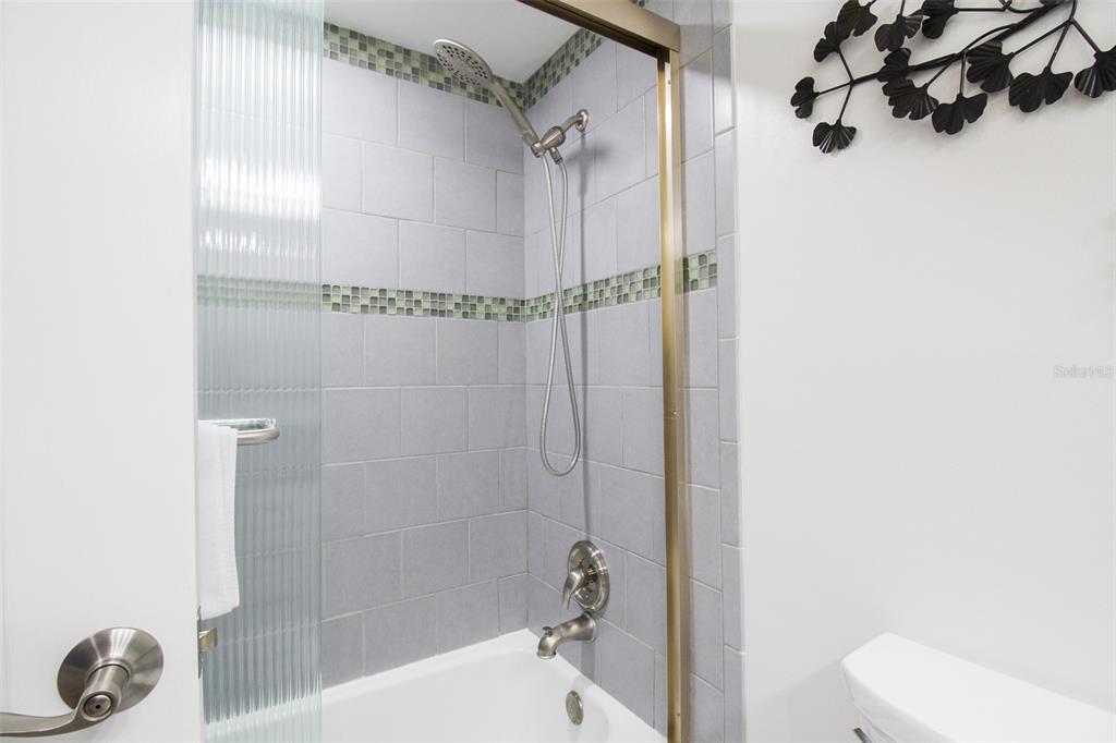 3852 GATEWOOD DR — photo 16