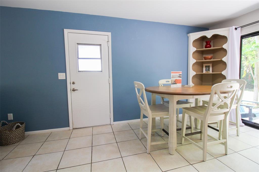 1116 ROYAL RD — photo 12