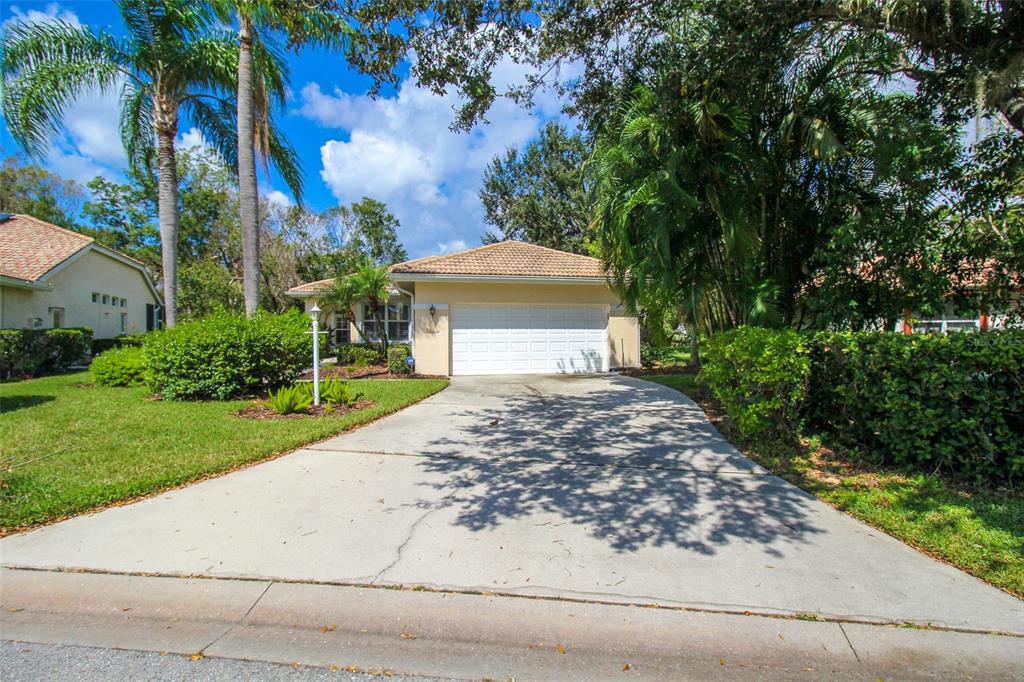 Home in BRADENTON — photo 2