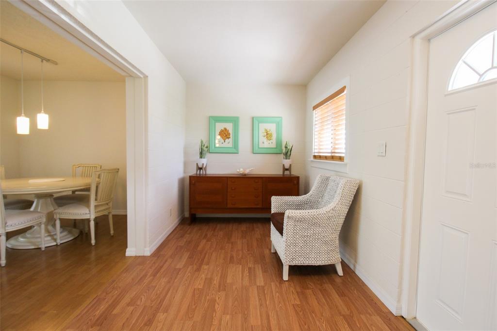 3223 ROWENA ST — photo 6