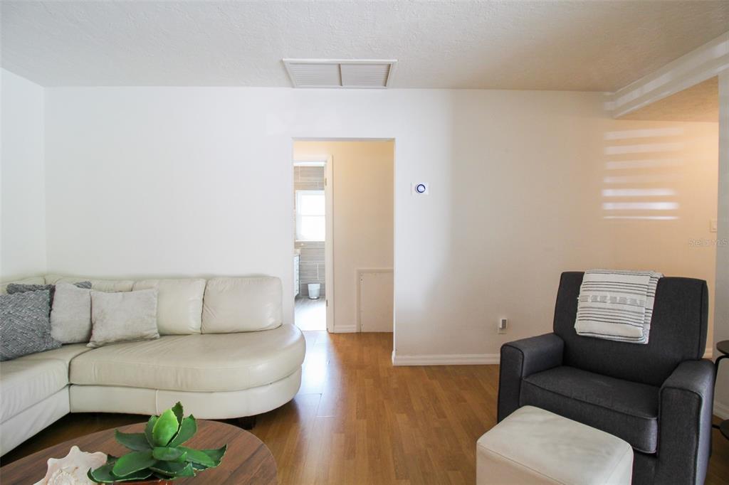 3223 ROWENA ST — photo 18