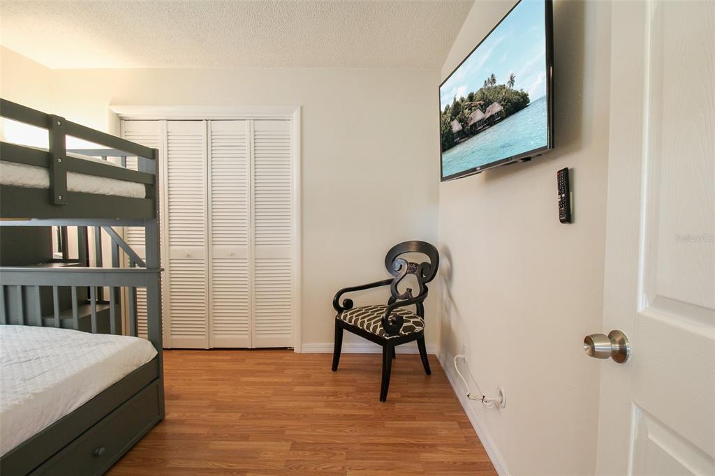 3223 ROWENA ST — photo 22
