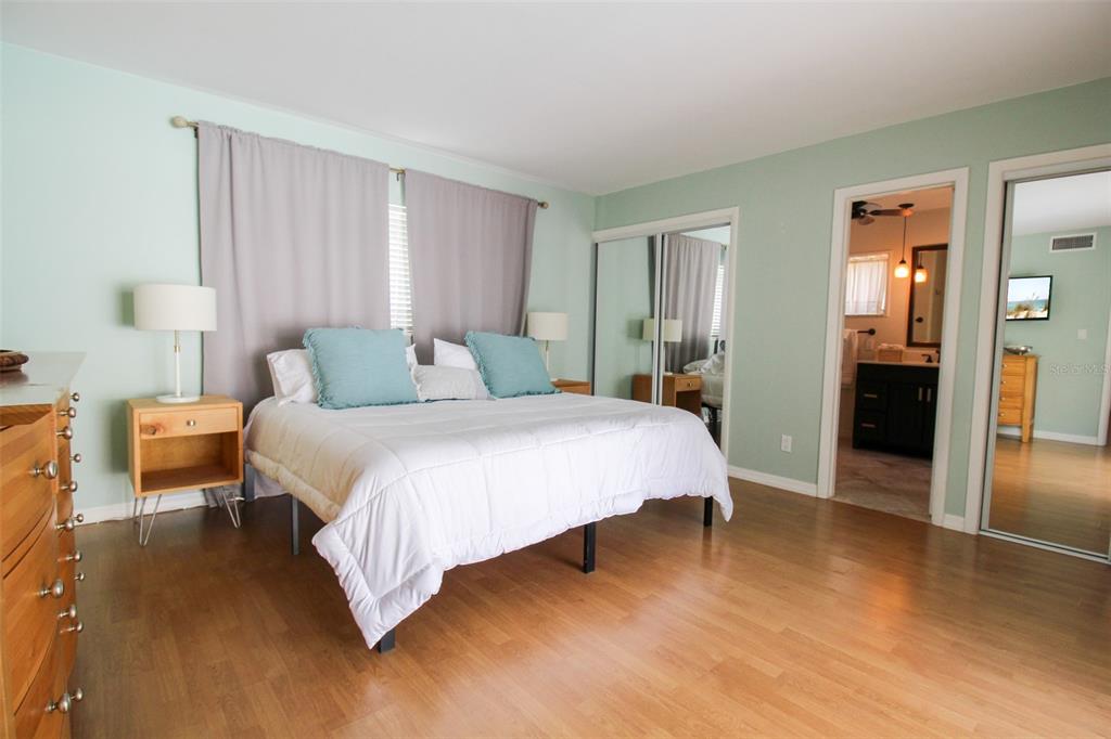 3223 ROWENA ST — photo 33
