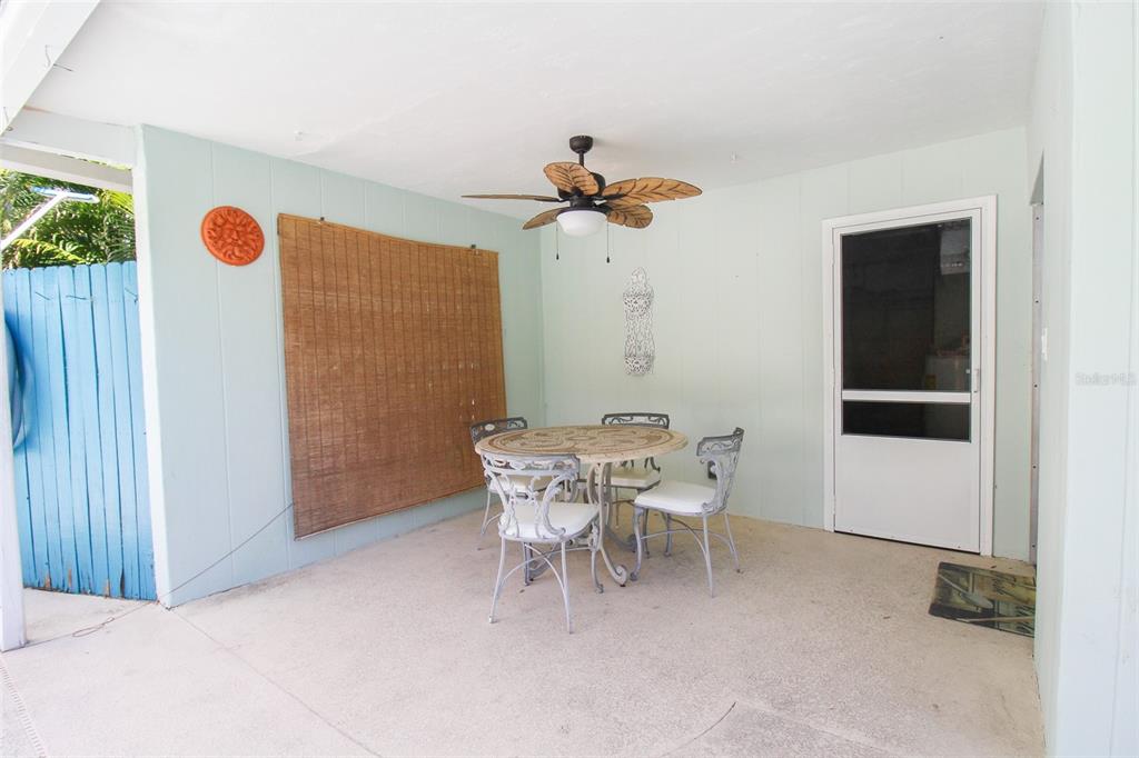 3223 ROWENA ST — photo 43