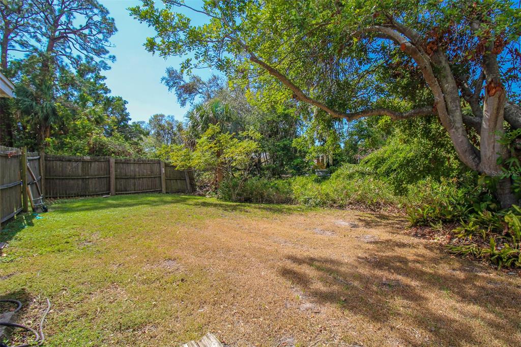 3223 ROWENA ST — photo 48