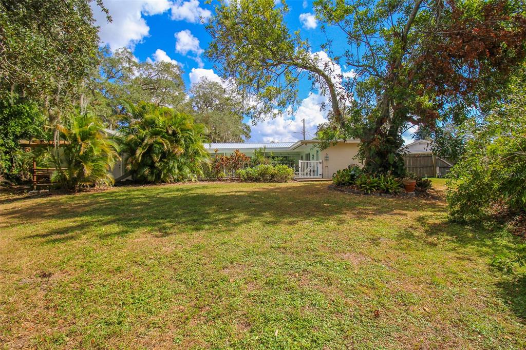 3223 ROWENA ST — photo 49