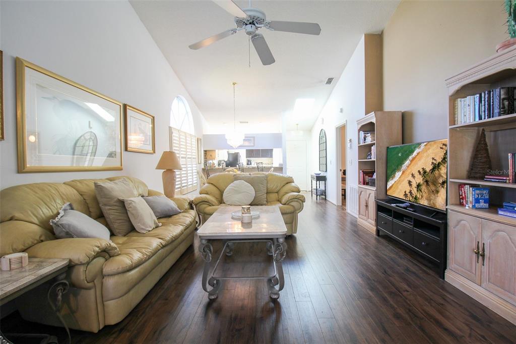 502 SANDERLING CIR — photo 3