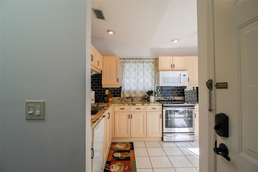 502 SANDERLING CIR — photo 16
