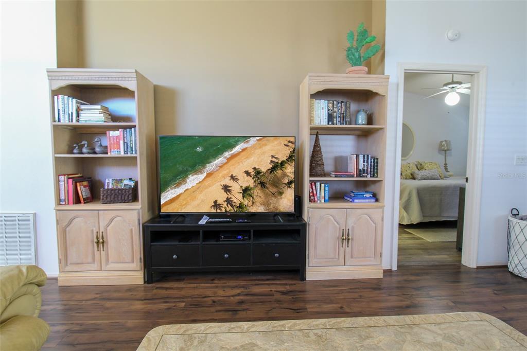 502 SANDERLING CIR — photo 33