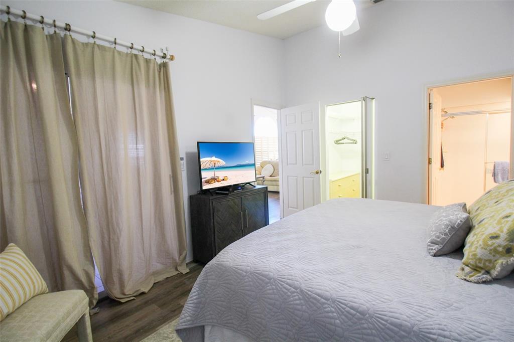 502 SANDERLING CIR — photo 37