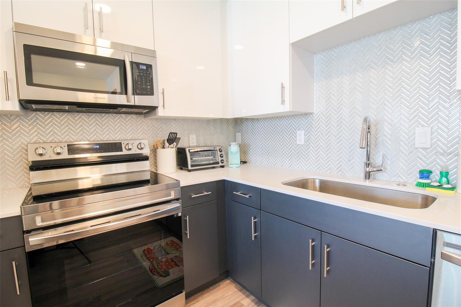 1703 N TAMIAMI TRL #B406 — photo 32