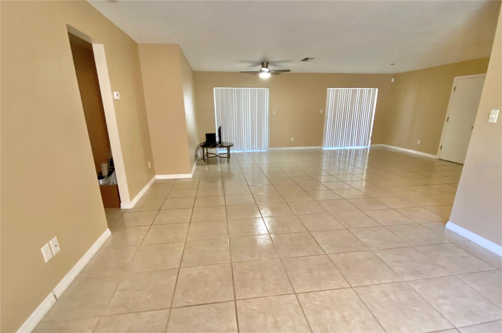 10401 LARISSA ST — photo 4