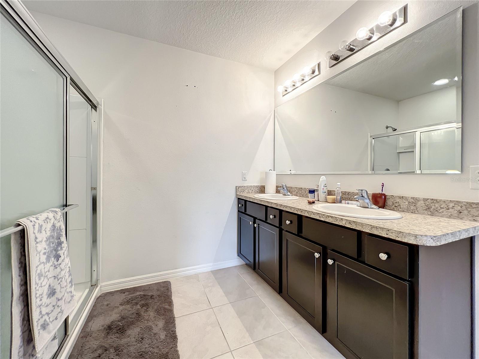 10547 BURLWOOD DR — photo 32