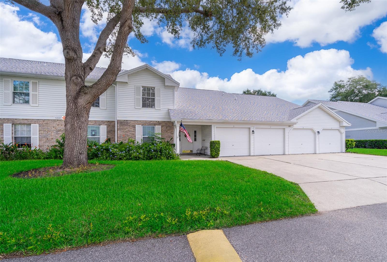 5301 WHITE CLIFF LN #1005 — photo 2