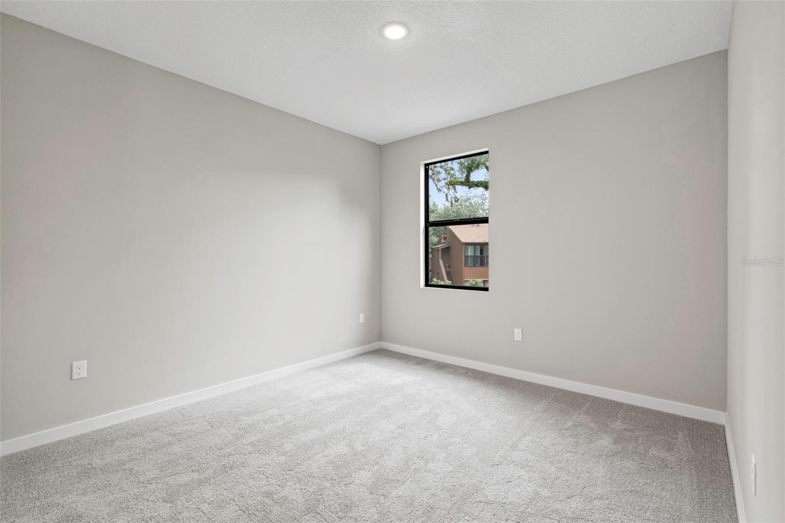 2719 KEYSTONE DR — photo 32