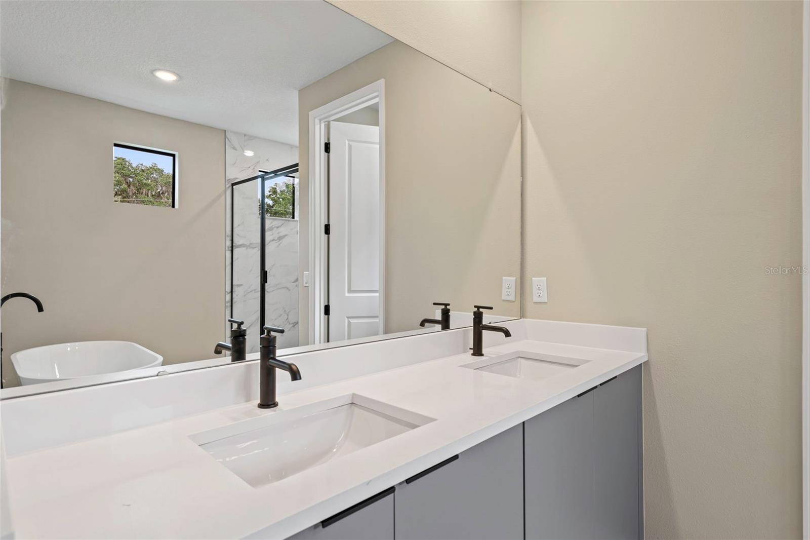 2719 KEYSTONE DR — photo 39