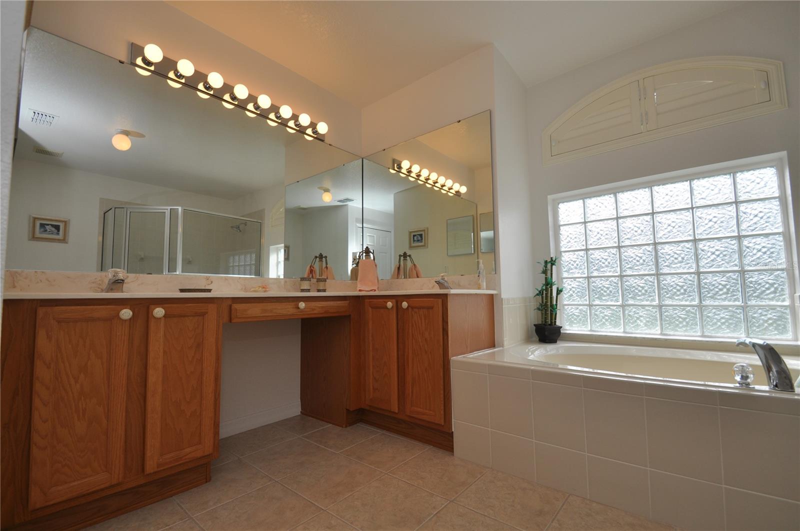 192 PINE GROVE DR — photo 17