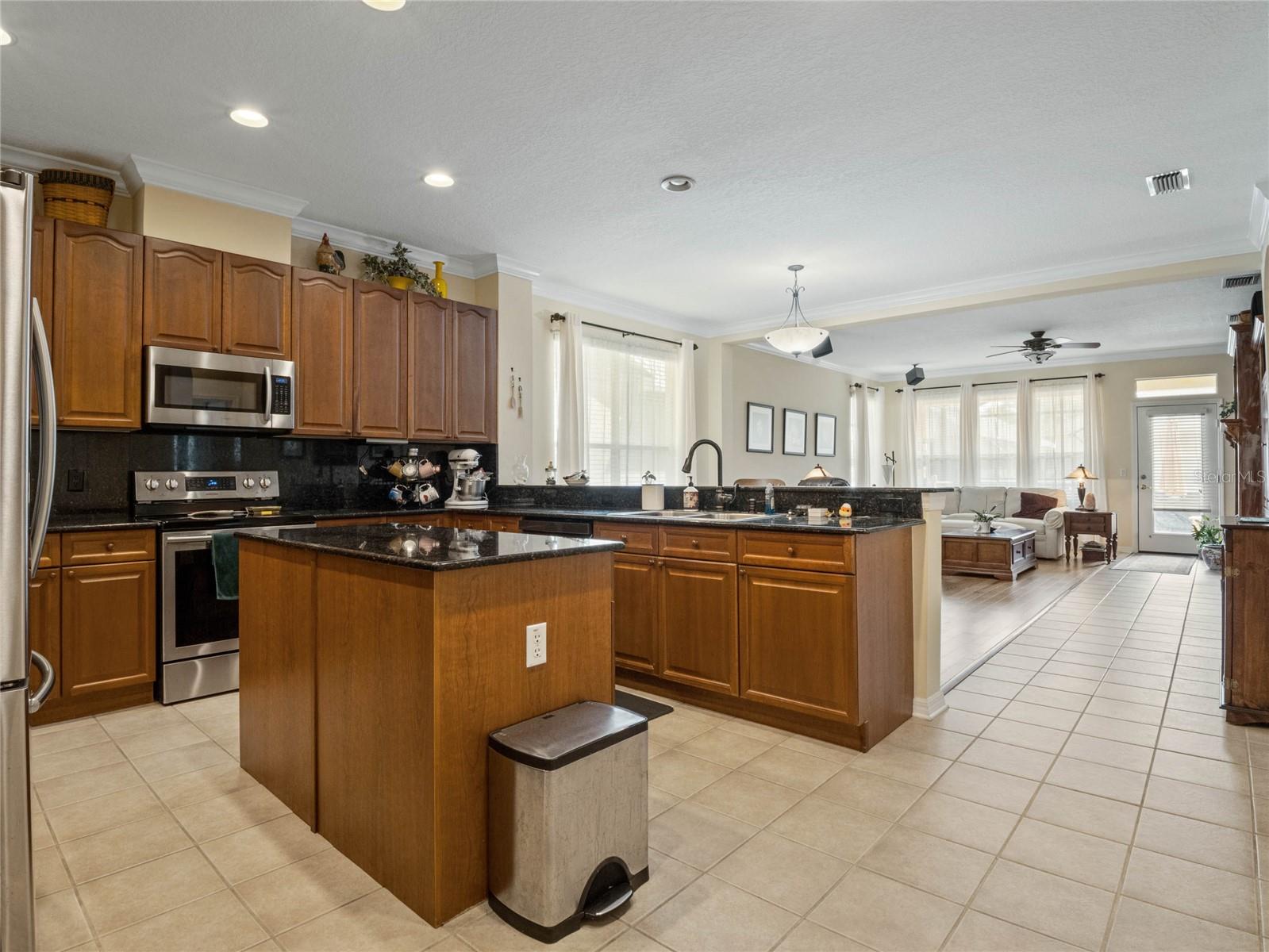 7011 NOBLETON DR — photo 8