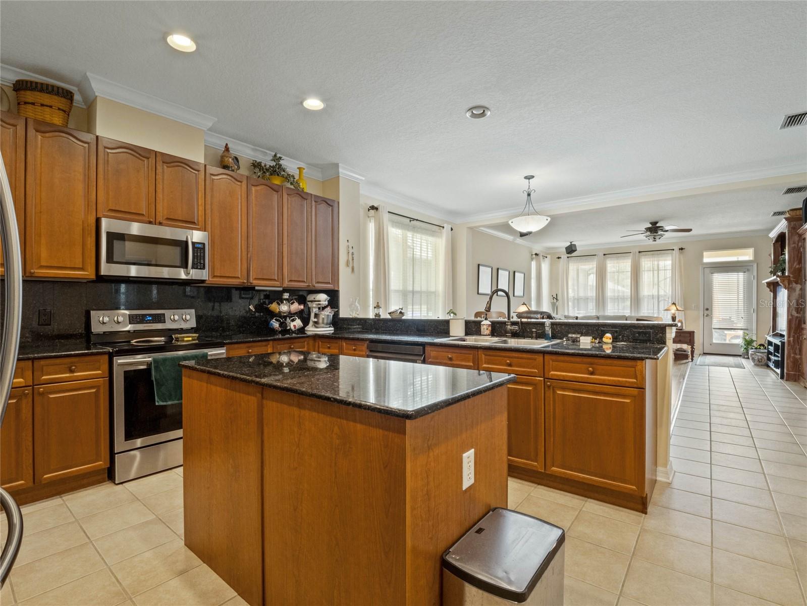 7011 NOBLETON DR — photo 10