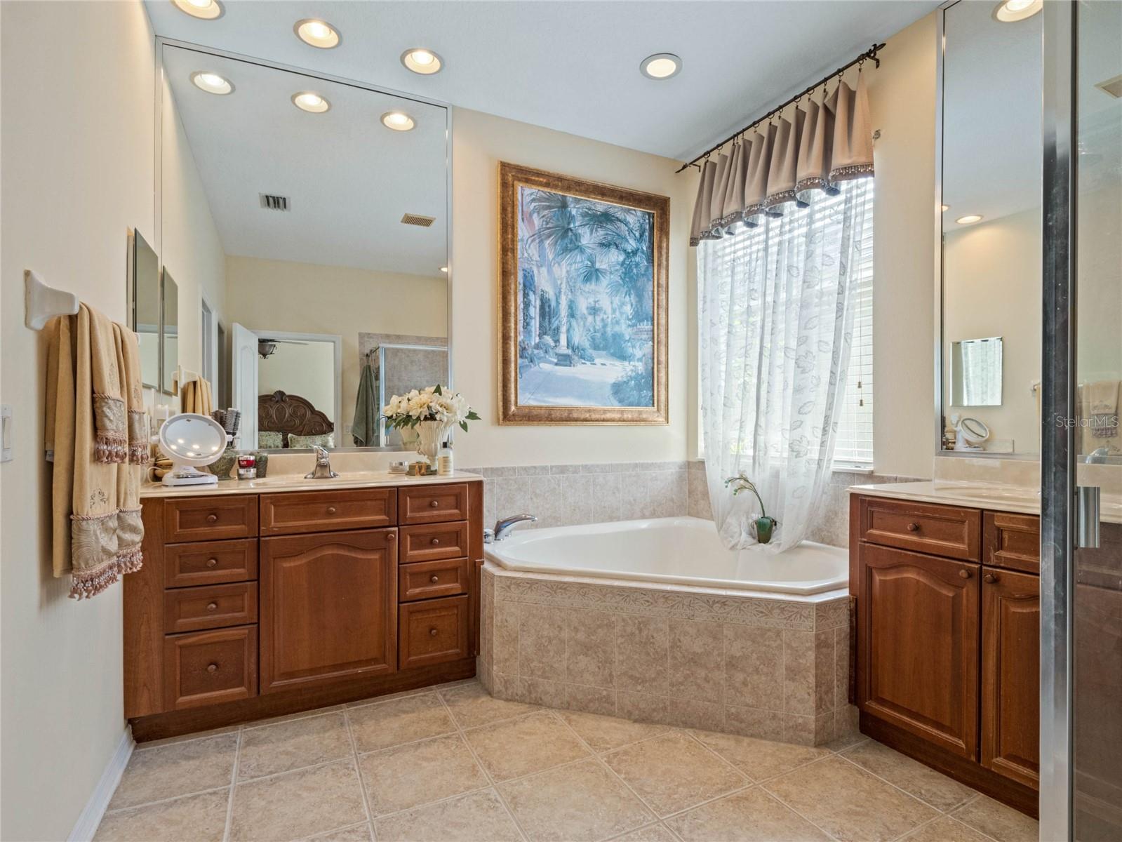 7011 NOBLETON DR — photo 25