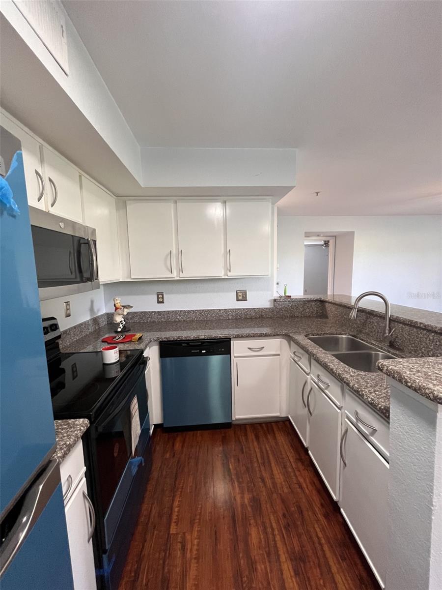 7320 WESTPOINTE BLVD #511 — photo 4