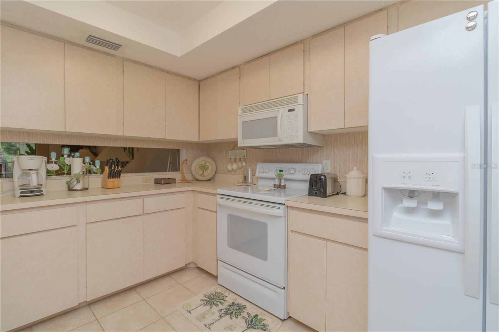 3805 SUN EAGLE LN #208 — photo 10