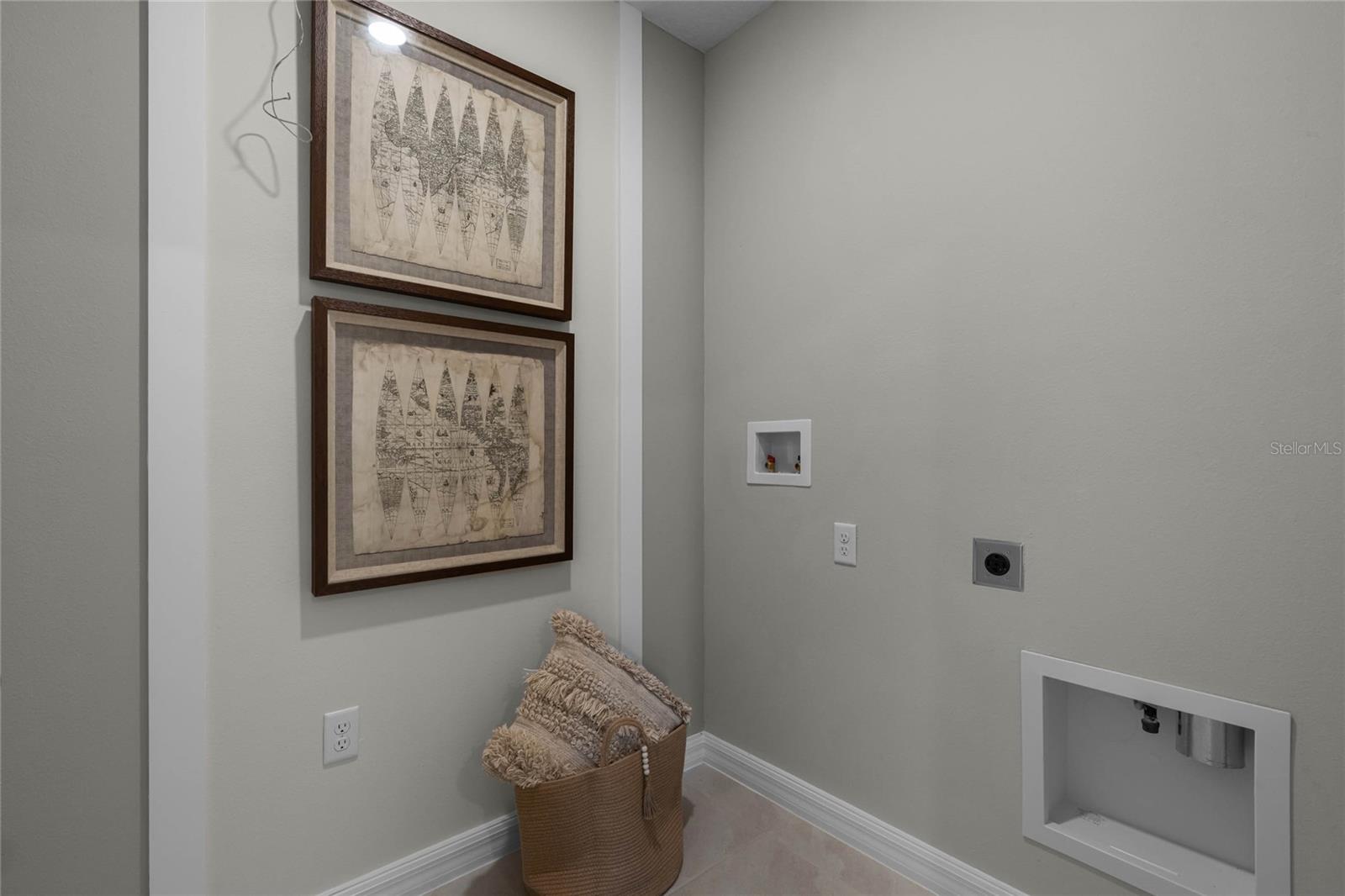 679 LAZIO CIR — photo 7