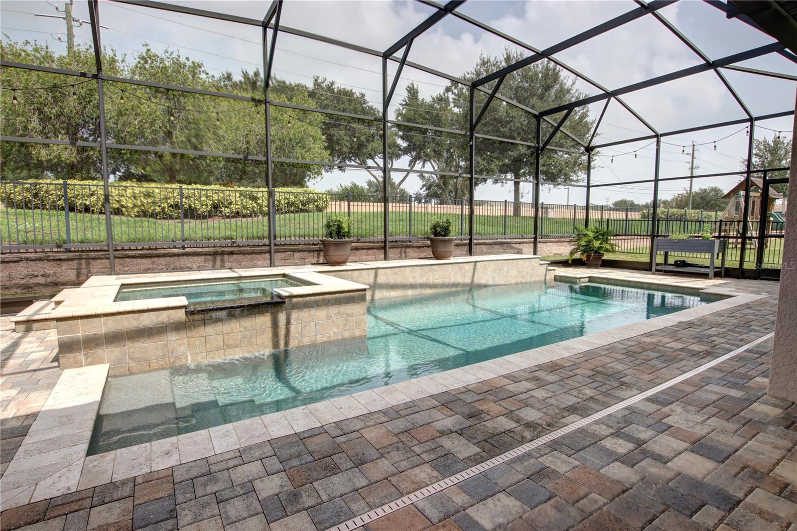 5769 SAYBROOK CIR — photo 2