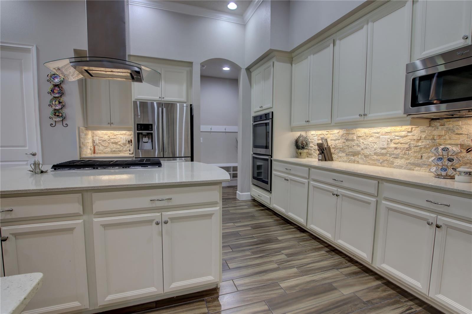 5769 SAYBROOK CIR — photo 12