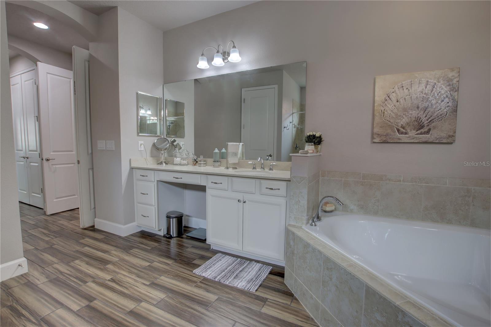 5769 SAYBROOK CIR — photo 22