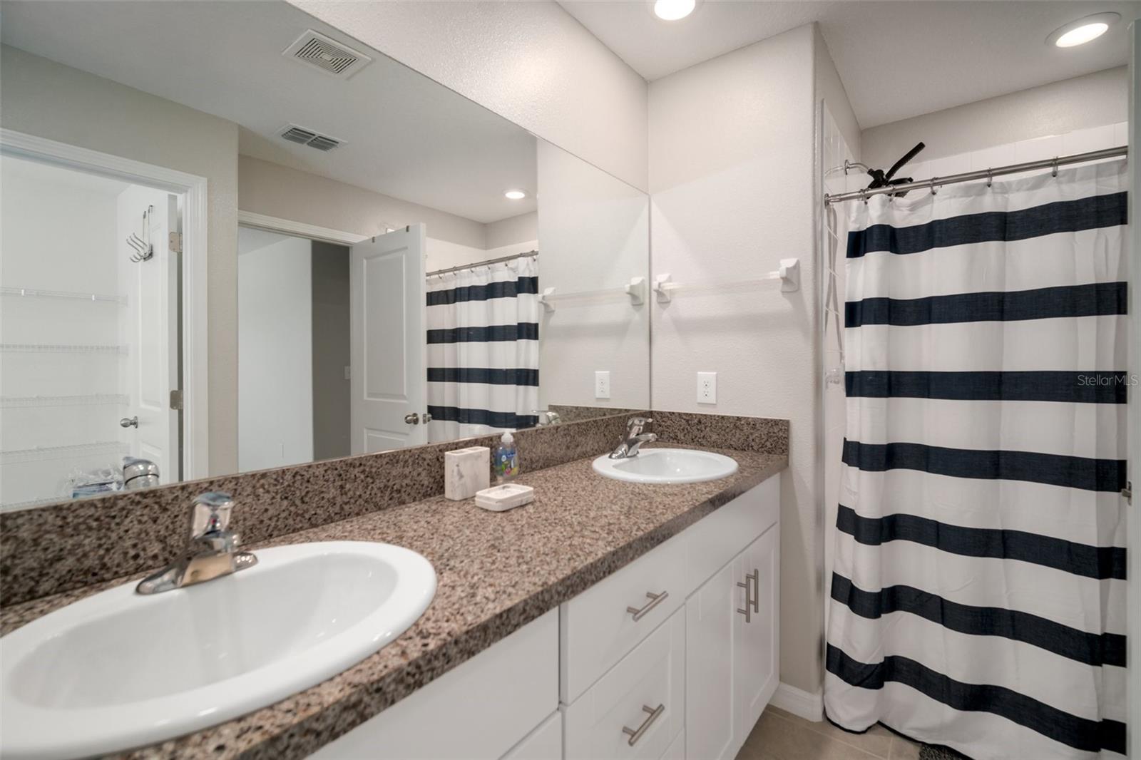 6980 KING CREEK DR — photo 37