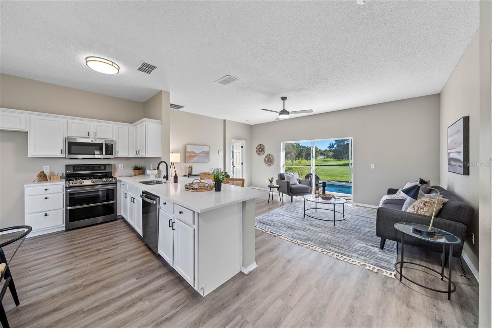 745 JAYBEE AVE — photo 4