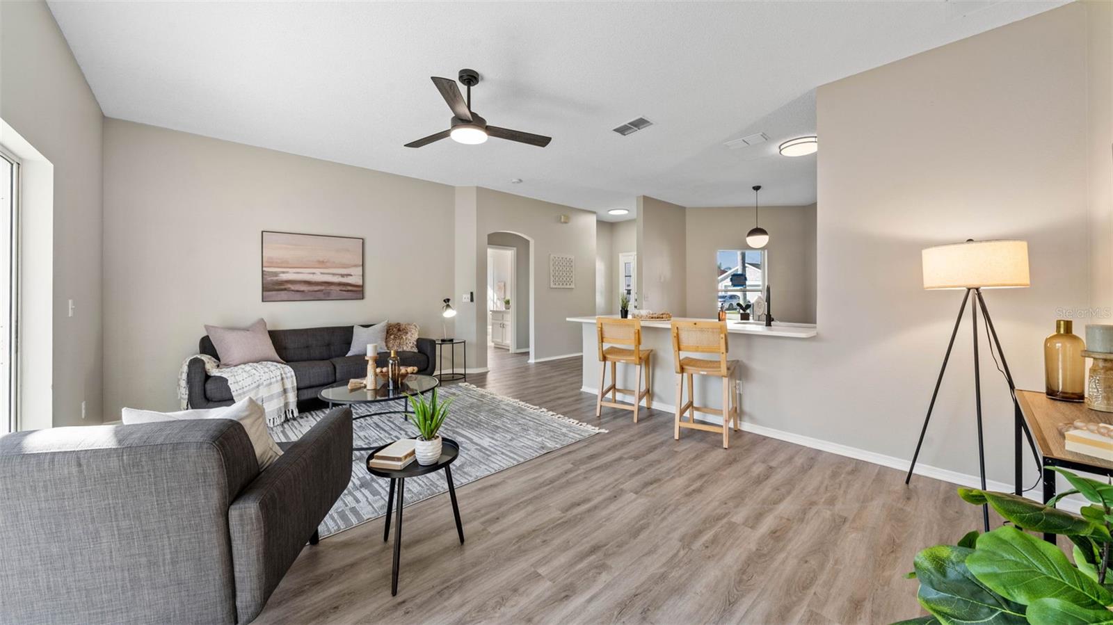 745 JAYBEE AVE — photo 8