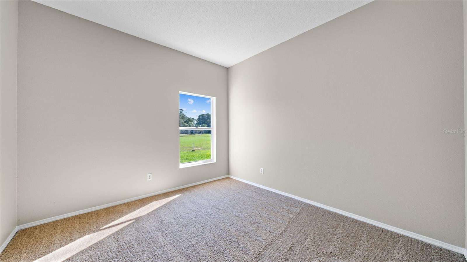 745 JAYBEE AVE — photo 14