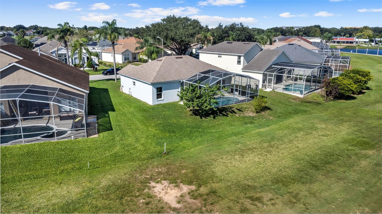745 JAYBEE AVE — photo 16